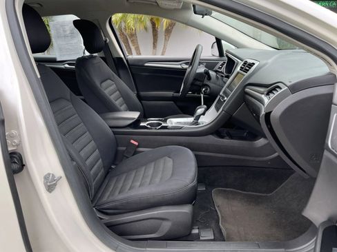 Used 2014 Ford Fusion SE image 24