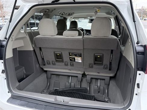 Certified 2020 Toyota Sienna LE image 18