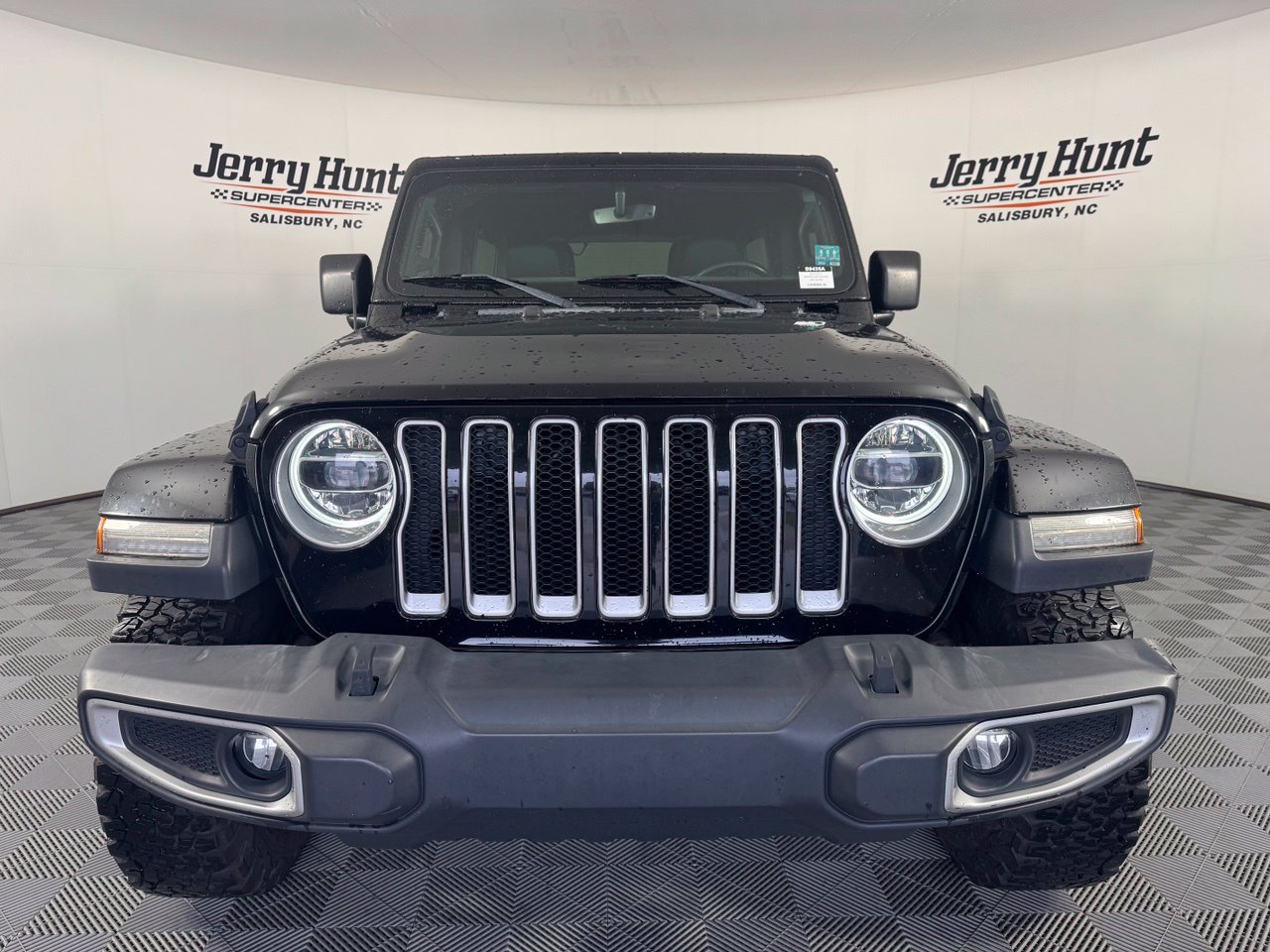 Used 2018 Jeep Wrangler Unlimited Sahara AWD/4WD image 5