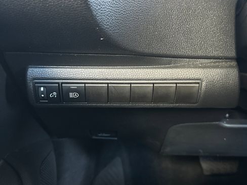 Used 2025 Toyota Corolla LE image 24