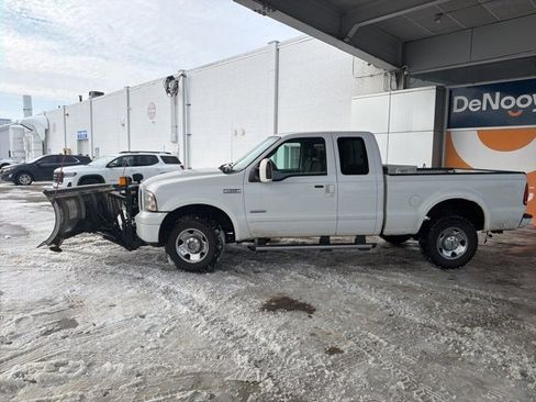 Used 2006 Ford F250 XL image 2