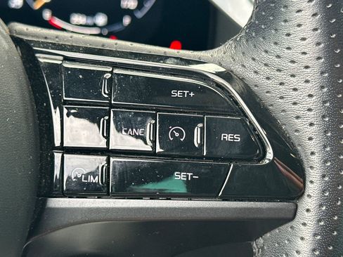 Used 2024 Maserati Grecale GT image 31