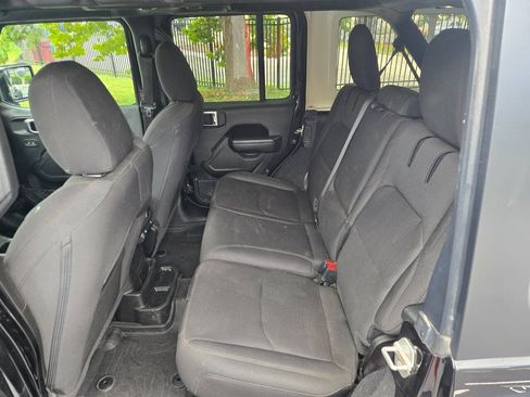 Used 2023 Jeep Wrangler Unlimited AWD/4WD image 20
