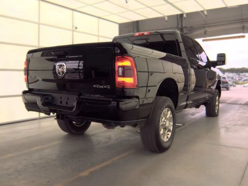 Used 2024 RAM 2500 Laramie w/ Safety Group AWD/4WD image 3