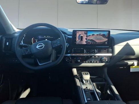 New 2026 Nissan Pathfinder Platinum image 28