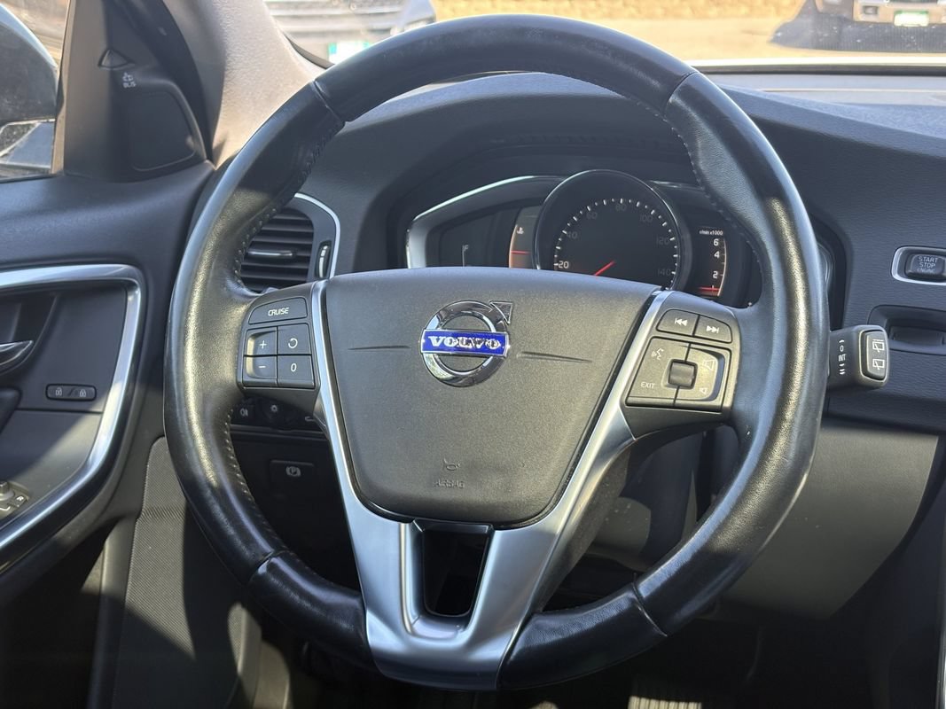 Used 2017 Volvo V60 T5 Cross Country w/ Convenience Package AWD/4WD image 19