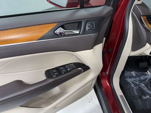 Used 2019 Lincoln MKC Select w/ Select Plus Package image 12