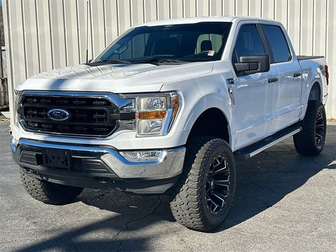 Used 2022 Ford F150 XLT image 2