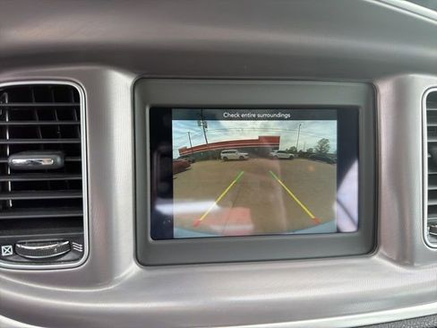 Used 2022 Dodge Charger SXT RWD image 19