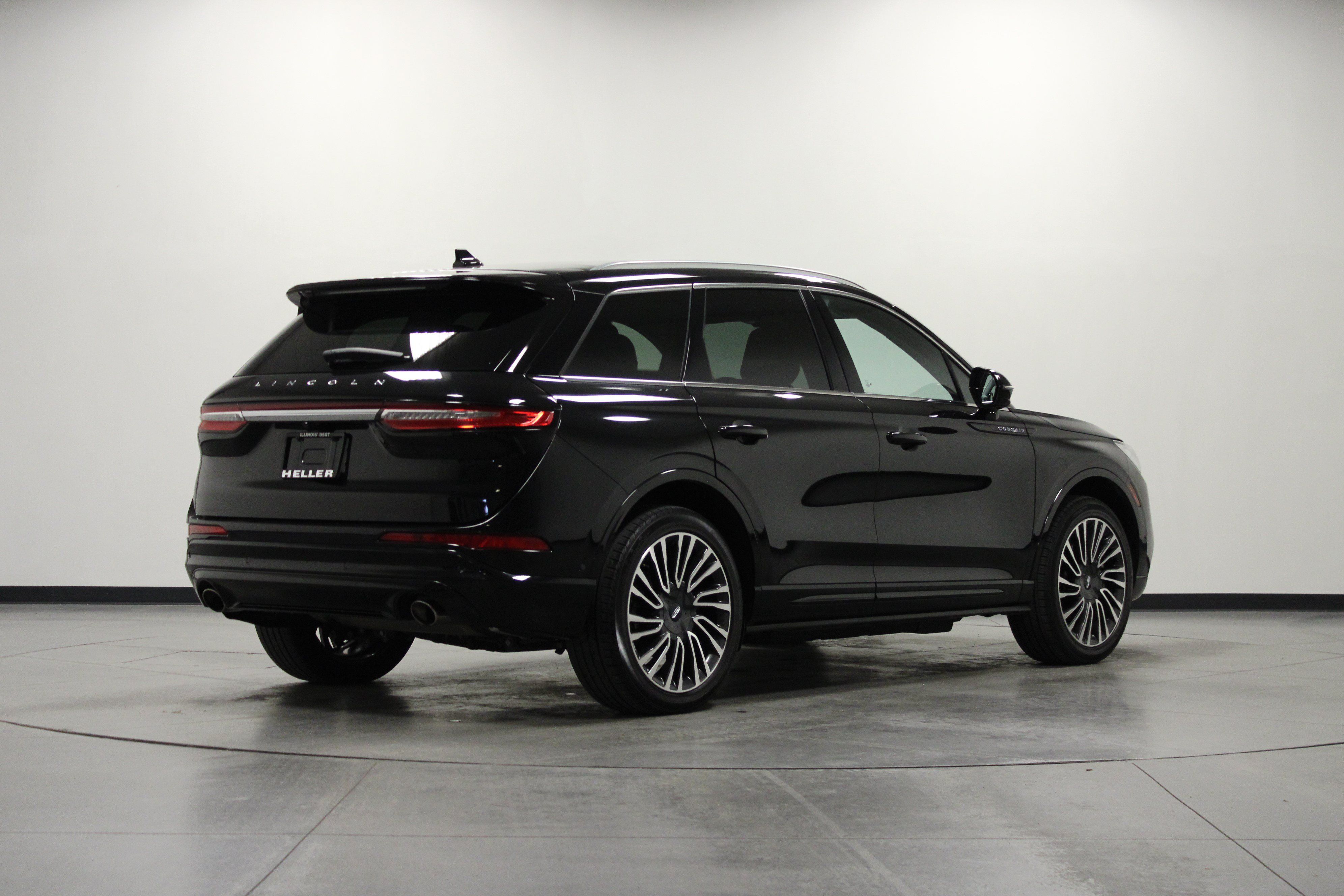 Used 2021 Lincoln Corsair Grand Touring w/ Equipment Group 301A AWD/4WD image 4