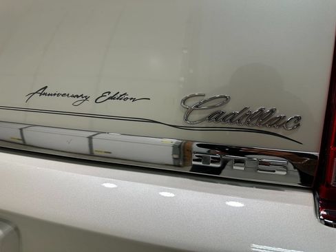 Used 2011 Cadillac DTS Platinum FWD image 7