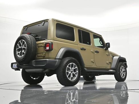 Used 2025 Jeep Wrangler Unlimited Sport AWD/4WD image 40