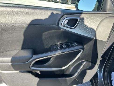 Used 2024 Kia Soul LX w/ Option Group 015 image 18