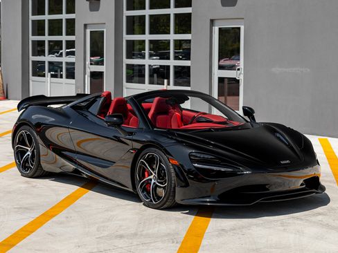 Used 2024 McLaren 750S Spider image 42