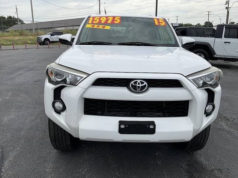 Used 2015 Toyota 4Runner SR5 w/ Four Season Floor Mat Package AWD/4WD image 8