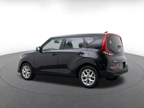 Used 2025 Kia Soul LX w/ LX Technology Package FWD image 7