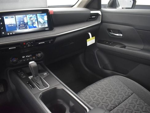 New 2026 Nissan Kicks SV image 31