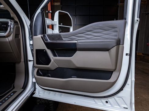 Used 2026 Ford F450 Platinum w/ Platinum Plus Package image 36