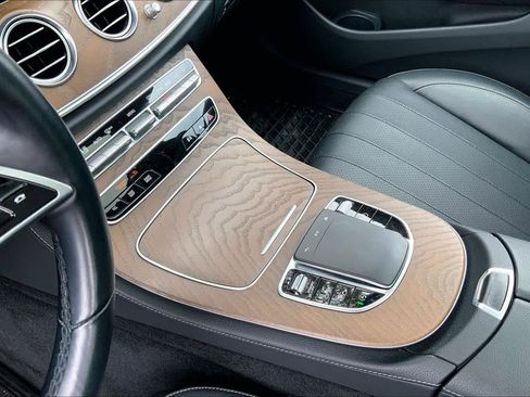 Certified 2021 Mercedes-Benz E 350 4MATIC Sedan image 17
