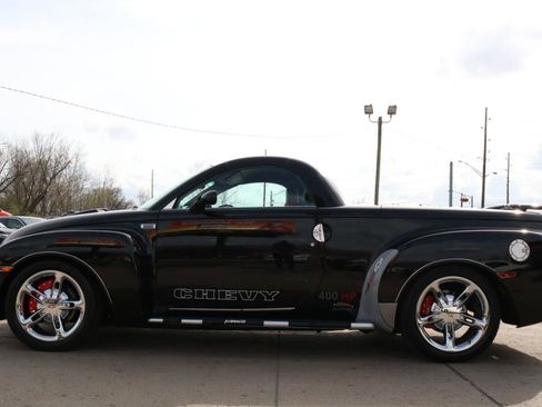 Used 2004 Chevrolet SSR w/ Preferred Equipment Group image 23