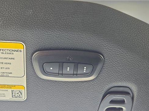 Used 2024 Jeep Wrangler Sahara image 31