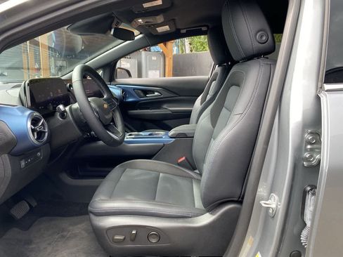 Used 2024 Chevrolet Equinox EV LT AWD/4WD image 13