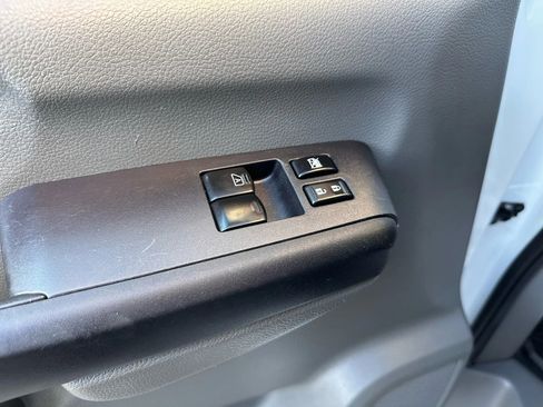 Used 2018 Nissan NV 2500 SV w/ Navigation Package image 15