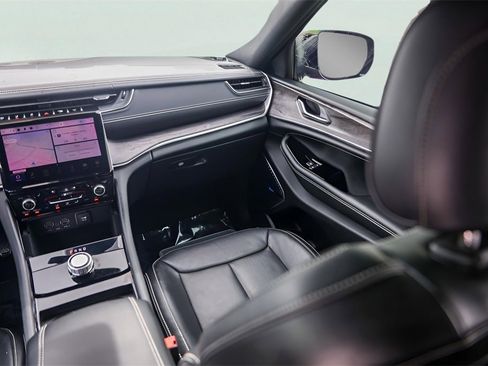 Used 2022 Jeep Grand Cherokee Overland image 31