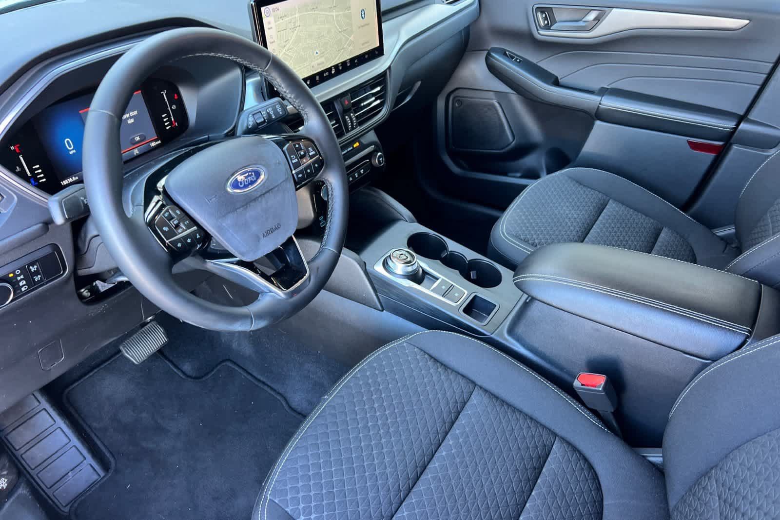 Used 2023 Ford Escape Active w/ Tech Pack #1 AWD/4WD image 11