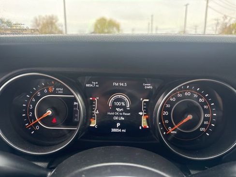 Used 2019 Jeep Wrangler Unlimited Sahara AWD/4WD image 20