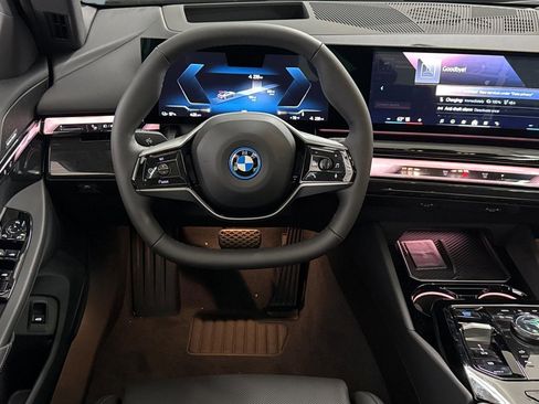 Used 2026 BMW i5 eDrive40 w/ Premium Package image 25