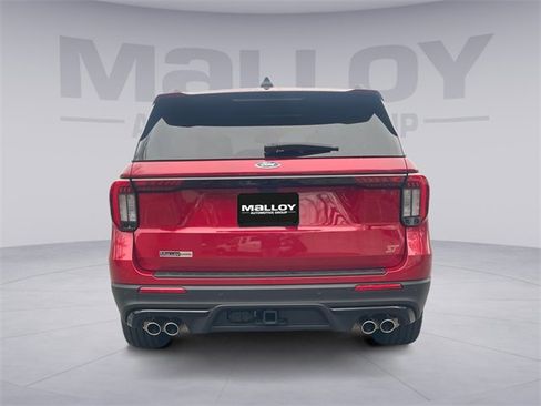 Used 2025 Ford Explorer ST image 4