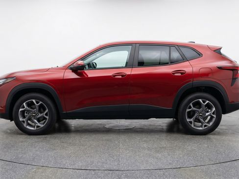 Used 2025 Chevrolet Trax LT FWD image 5