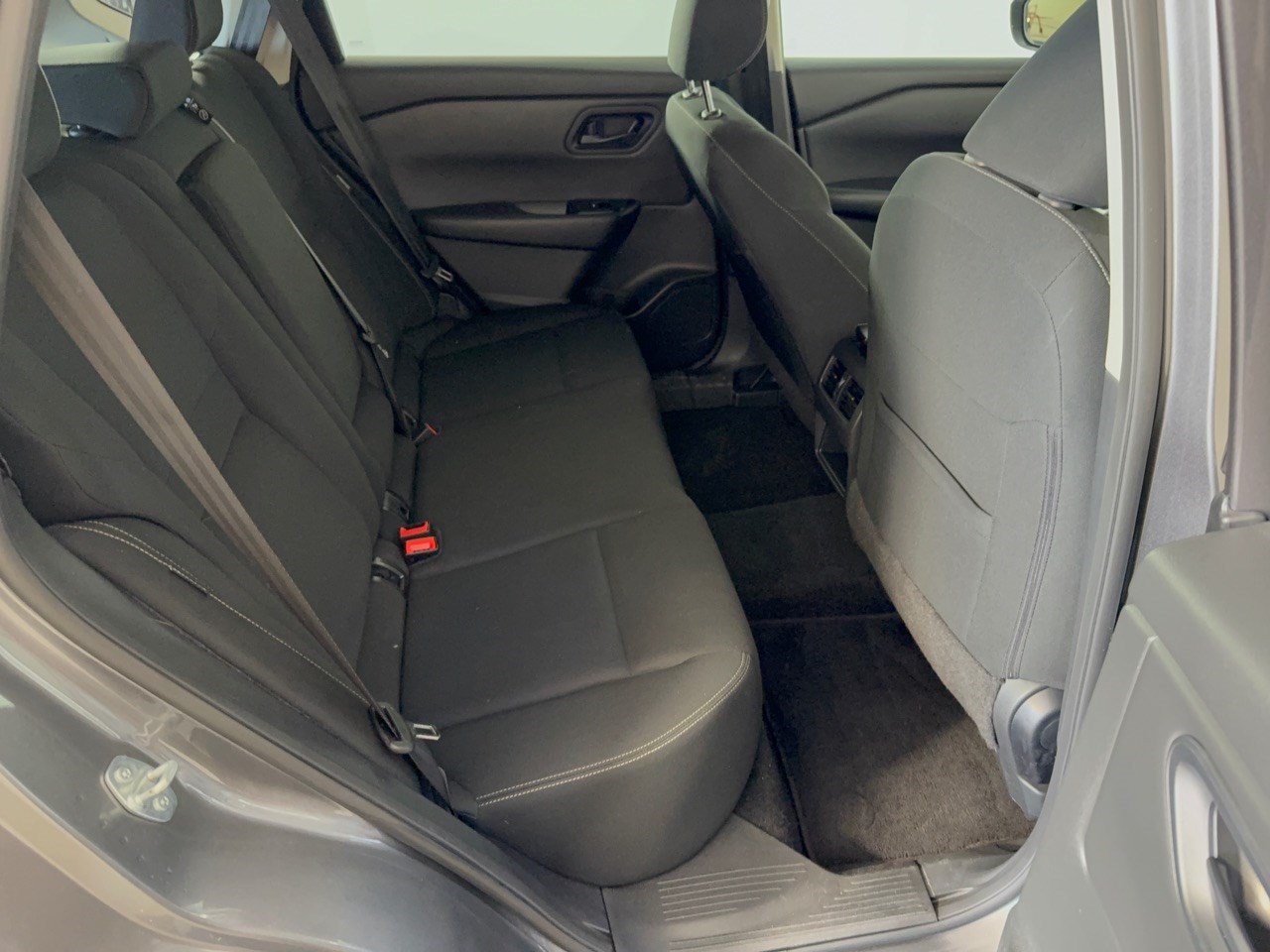Used 2024 Nissan Rogue S AWD/4WD image 29