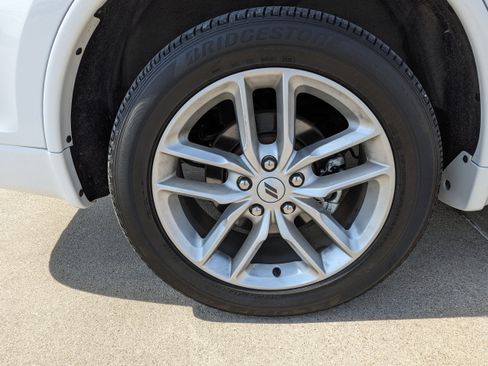 Used 2025 Dodge Durango GT AWD/4WD image 9
