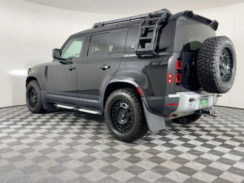 Used 2023 Land Rover Defender 110 S image 3