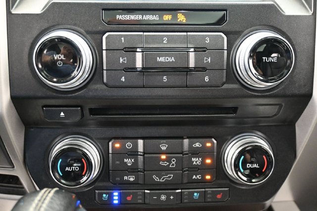 Used 2018 Ford F150 Lariat w/ Equipment Group 502A Luxury AWD/4WD image 24