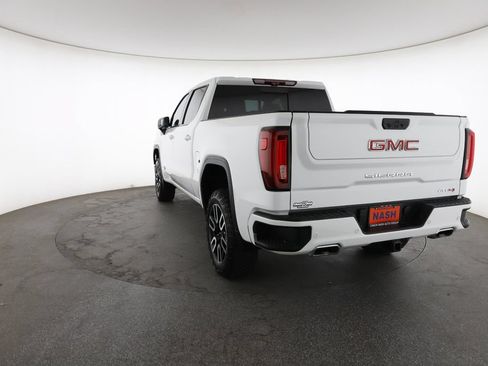 Used 2024 GMC Sierra 1500 AT4 w/ Technology Package AWD/4WD image 10