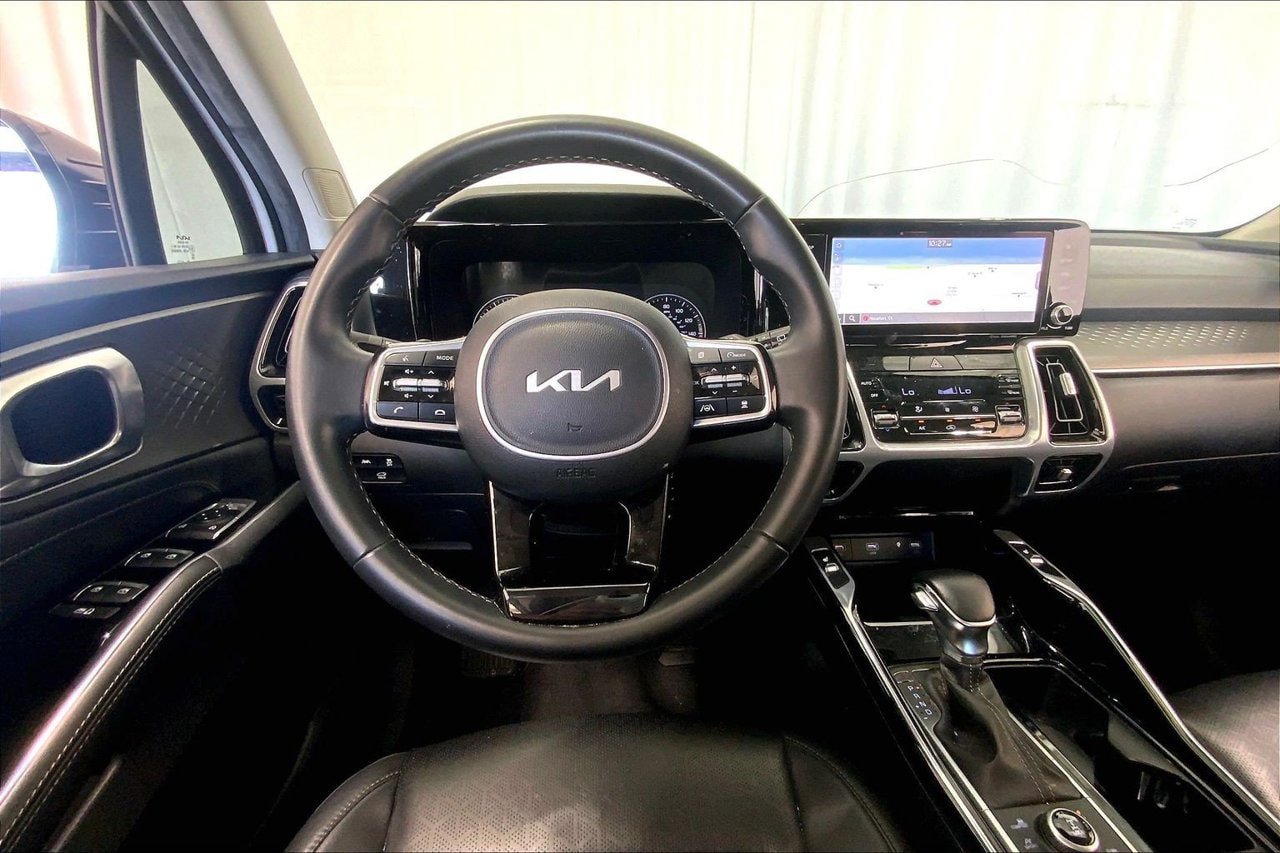 Used 2022 Kia Sorento SX AWD/4WD image 14