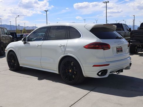 Used 2016 Porsche Cayenne Turbo S image 4