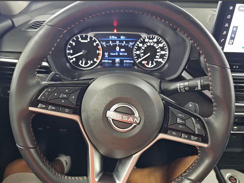 Used 2023 Nissan Altima 2.5 SR w/ SR Premium Package FWD image 16