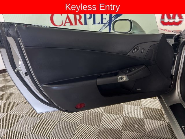 Used 2005 Chevrolet Corvette Coupe w/ Preferred Equipment Group RWD image 11