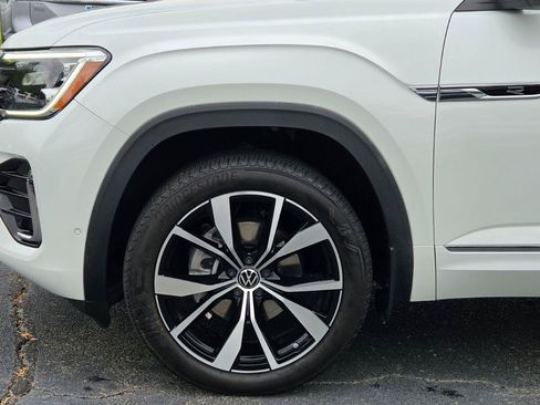 Used 2024 Volkswagen Atlas SEL Premium R-Line AWD/4WD image 17