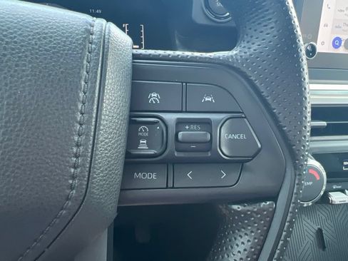 Used 2025 Toyota Tacoma SR5 AWD/4WD image 27