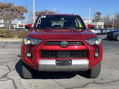 Used 2024 Toyota 4Runner TRD Off-Road Premium image 8