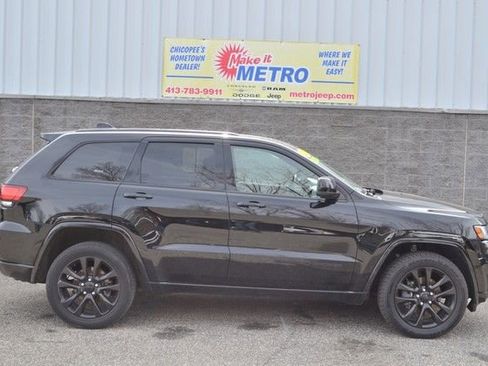 Used 2020 Jeep Grand Cherokee Altitude image 1