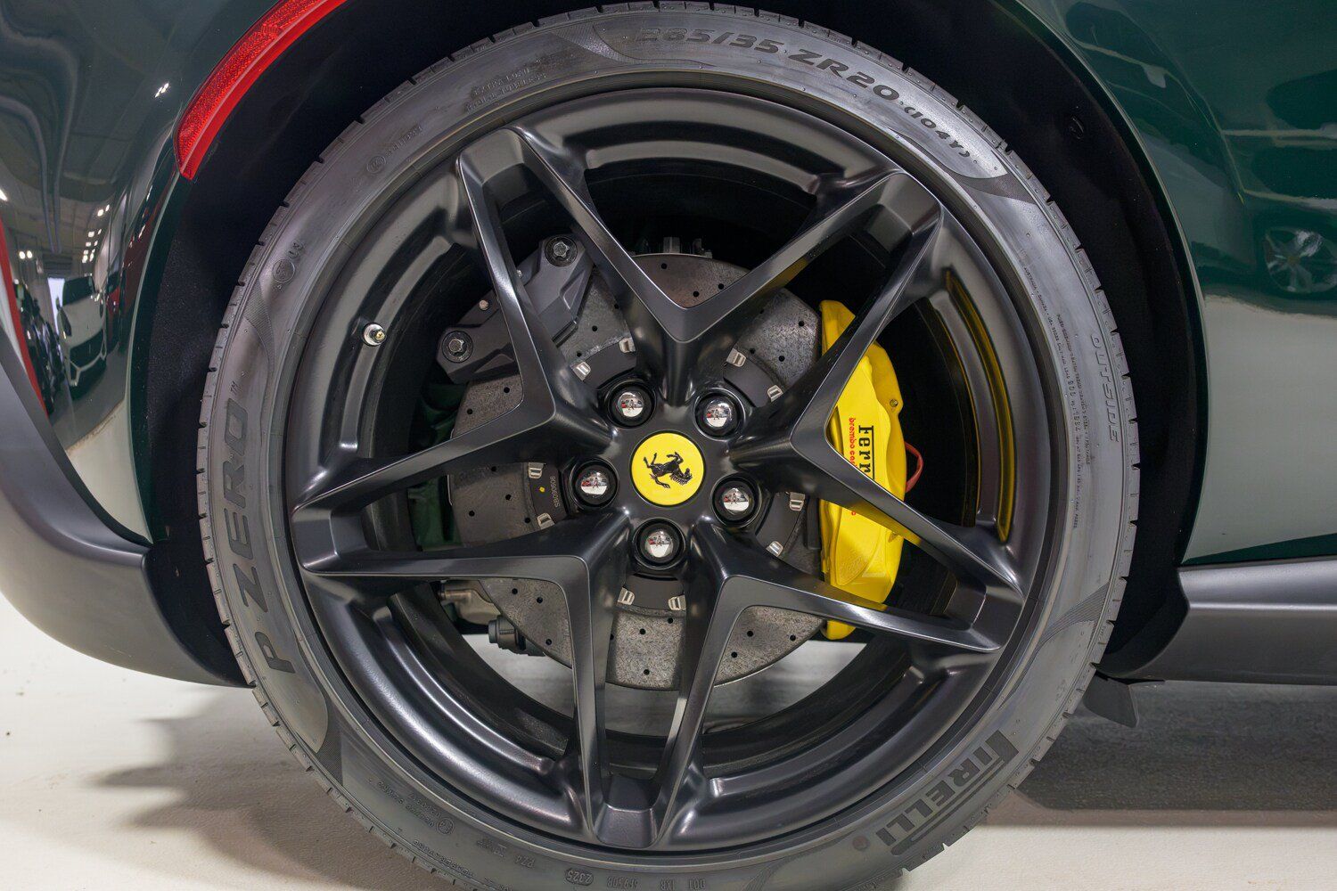 Used 2025 Ferrari Roma Spider RWD image 23