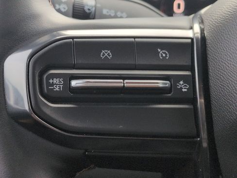 Certified 2025 GMC Canyon AT4 w/ AT4 Premium Package image 33