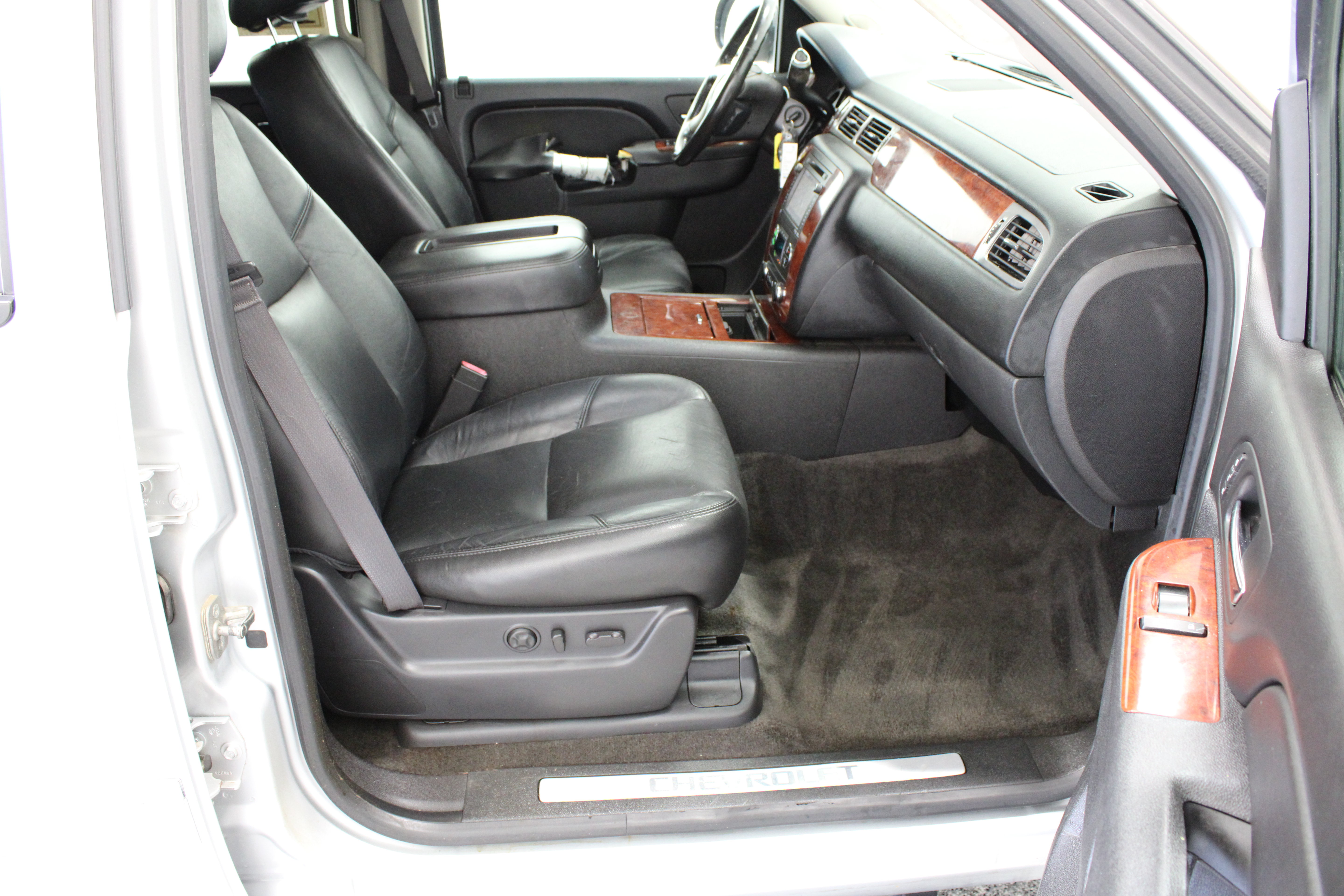 Used 2013 Chevrolet Tahoe LTZ RWD image 41