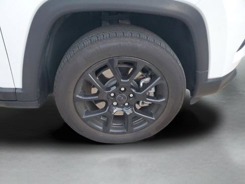 Used 2025 Jeep Compass Latitude w/ Convenience Group image 5